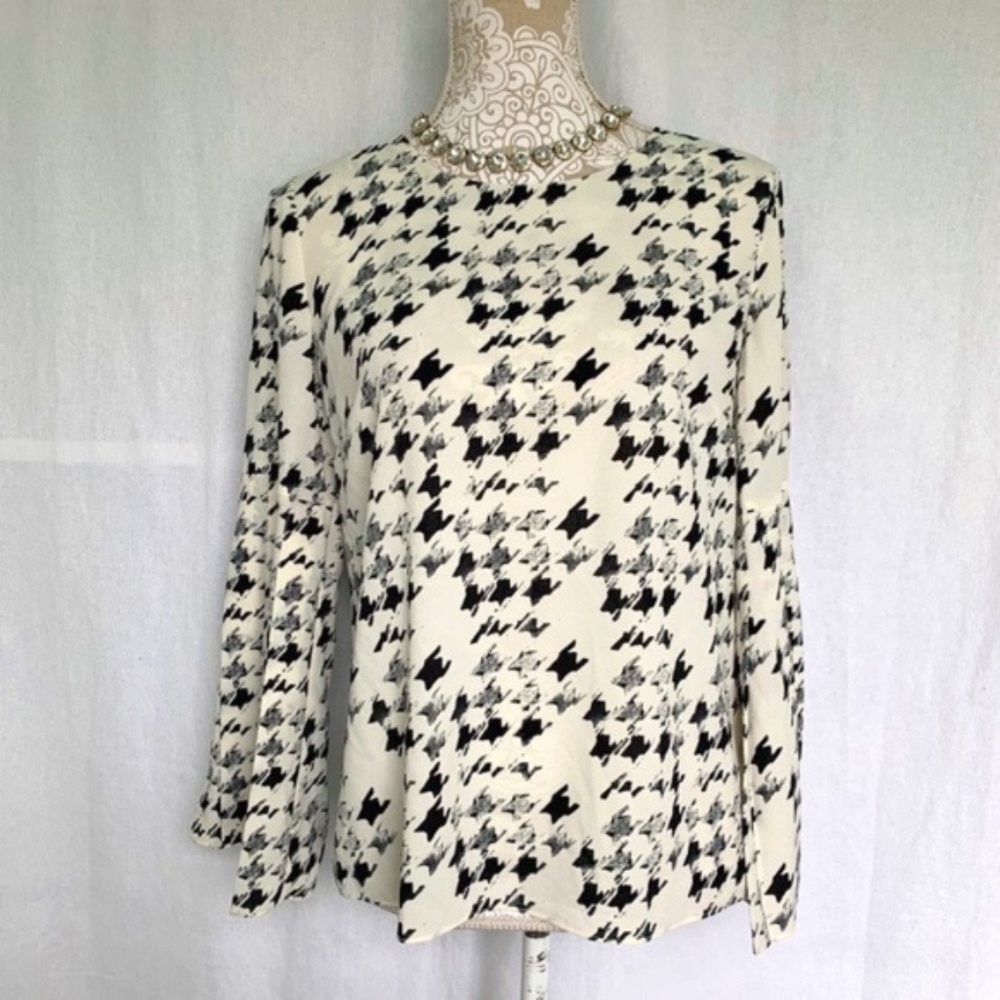 Talbots // Black Houndstooth Flare Sleeve Top size small z26